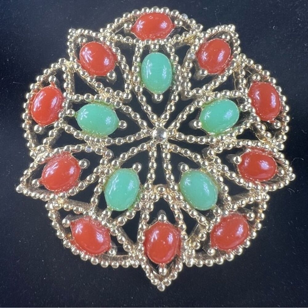 Sarah Coventry vintage brooch coral green on gold tone